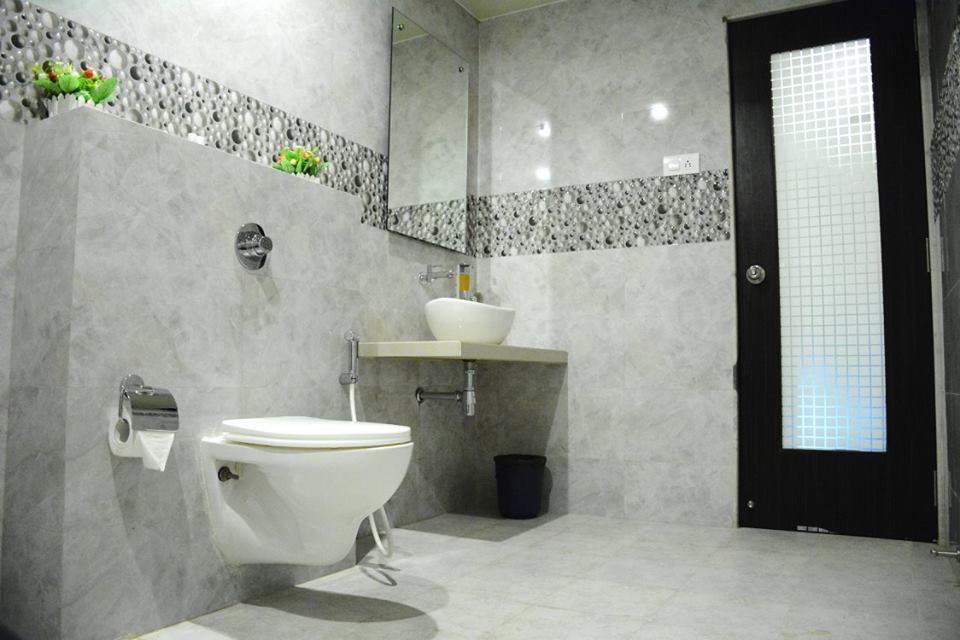 Hotel Ramkrishna Executive Bārsi エクステリア 写真