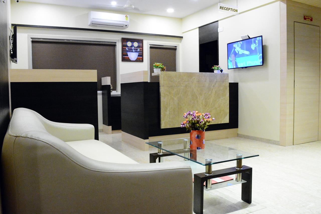 Hotel Ramkrishna Executive Bārsi エクステリア 写真